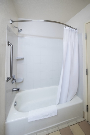 Imagen de la habitación del Hotel Fairfield Inn and Suites Marianna. Foto 2