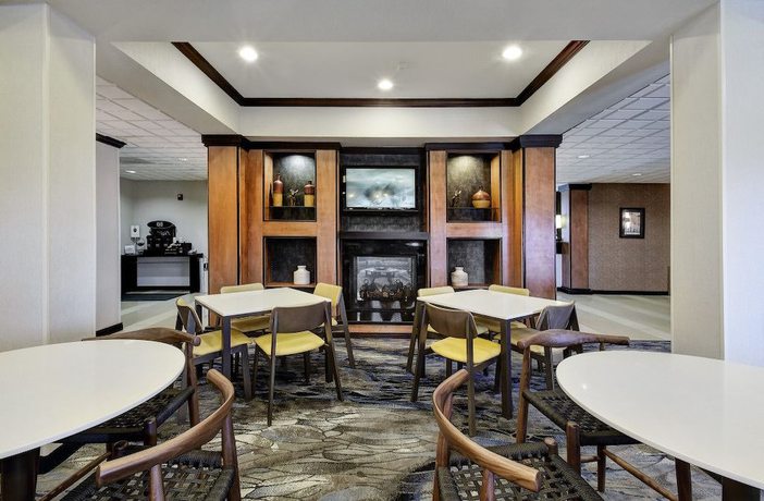 Imagen del bar/restaurante del Hotel Fairfield Inn and Suites Marriott San Antonio Boerne. Foto 3
