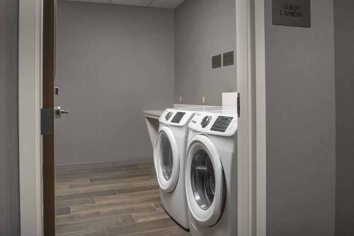 Imagen de los interiores del Hotel Fairfield Inn and Suites Miami Airport West/Doral. Foto 19