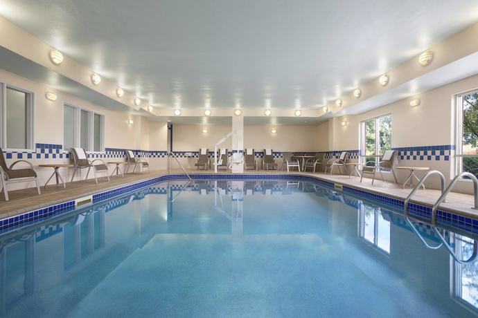 Imagen de la piscina del Hotel Fairfield Inn and Suites Minneapolis-St. Paul Airport. Foto 10