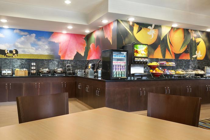 Imagen del bar/restaurante del Hotel Fairfield Inn and Suites Minneapolis-St. Paul Airport. Foto 3