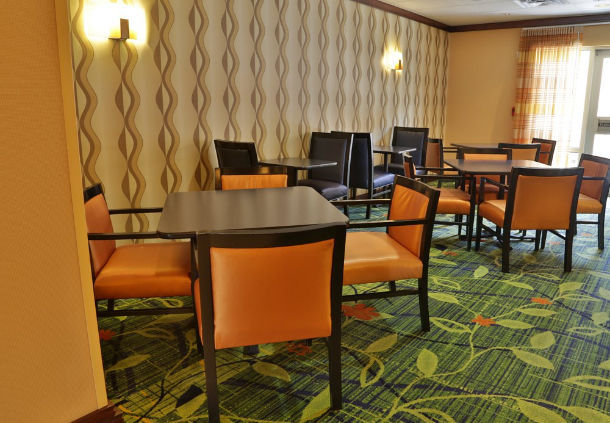 Imagen del bar/restaurante del Hotel Fairfield Inn and Suites Mobile Spanish Fort/eastern. Foto 3