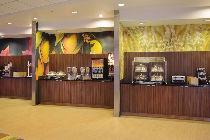 Imagen del bar/restaurante del Hotel Fairfield Inn and Suites Monaca. Foto 6