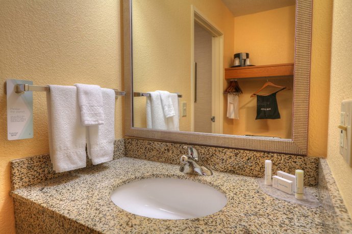 Imagen de la habitación del Hotel Fairfield Inn and Suites Mt. Pleasant. Foto 13