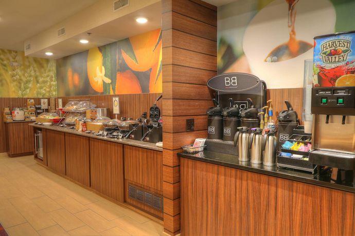 Imagen del bar/restaurante del Hotel Fairfield Inn and Suites Mt. Pleasant. Foto 4