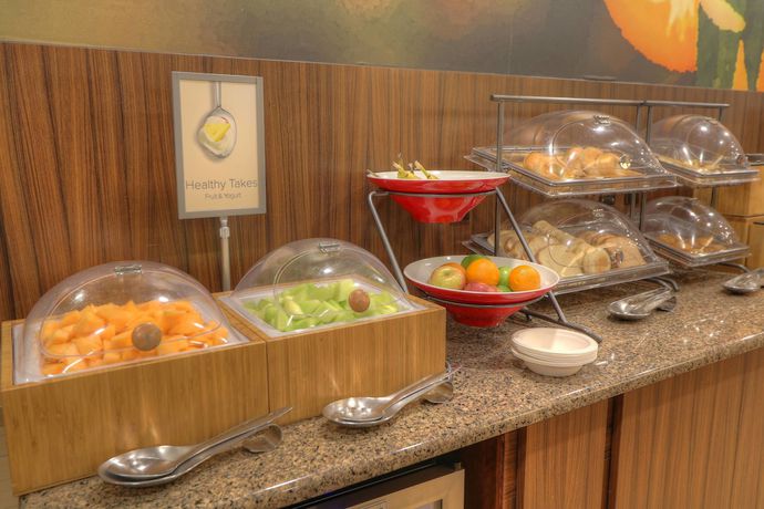 Imagen del bar/restaurante del Hotel Fairfield Inn and Suites Mt. Pleasant. Foto 7