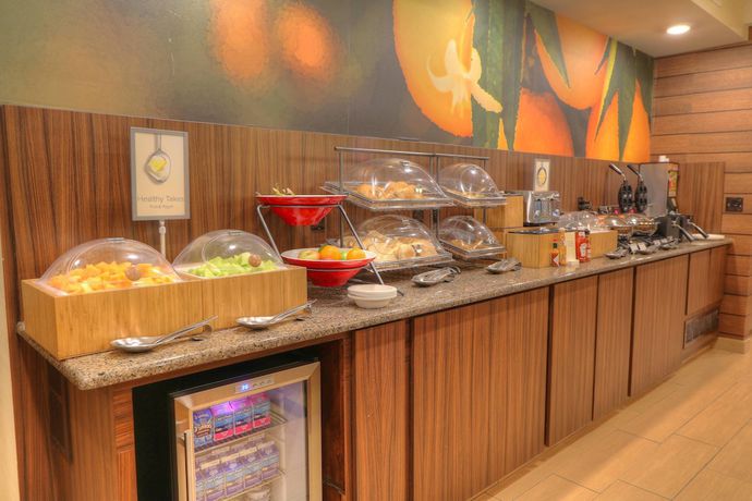 Imagen del bar/restaurante del Hotel Fairfield Inn and Suites Mt. Pleasant. Foto 8
