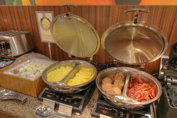 Imagen del bar/restaurante del Hotel Fairfield Inn and Suites Mt. Pleasant. Foto 9