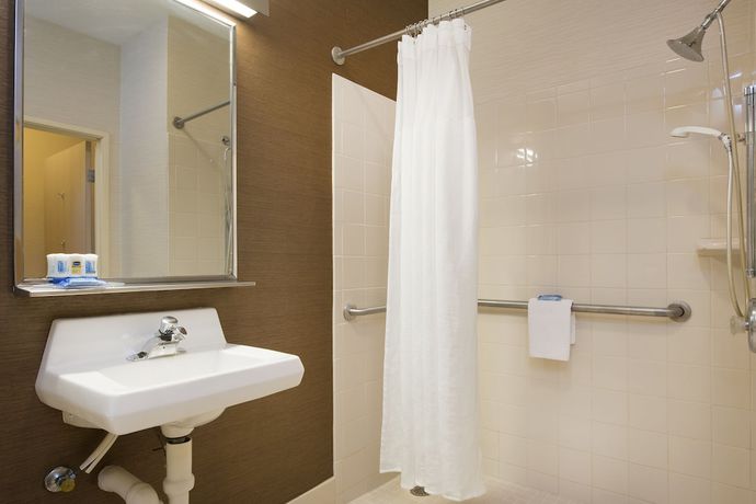 Imagen de la habitación del Hotel Fairfield Inn and Suites Mt. Pleasant. Foto 16