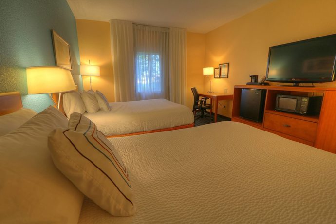 Imagen de la habitación del Hotel Fairfield Inn and Suites Mt. Pleasant. Foto 17