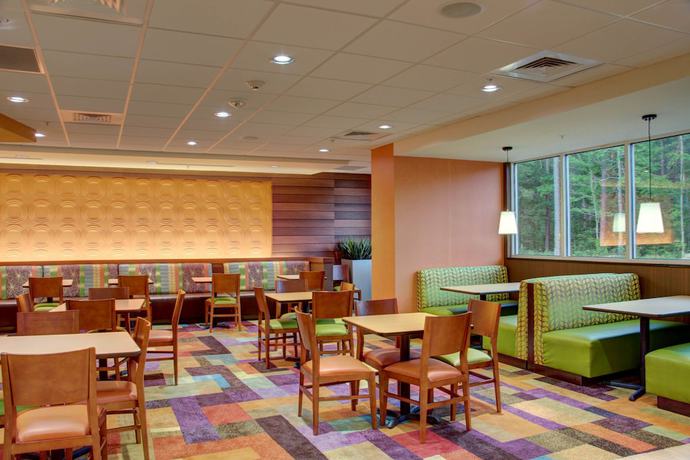 Imagen del bar/restaurante del Hotel Fairfield Inn and Suites Natchitoches. Foto 4
