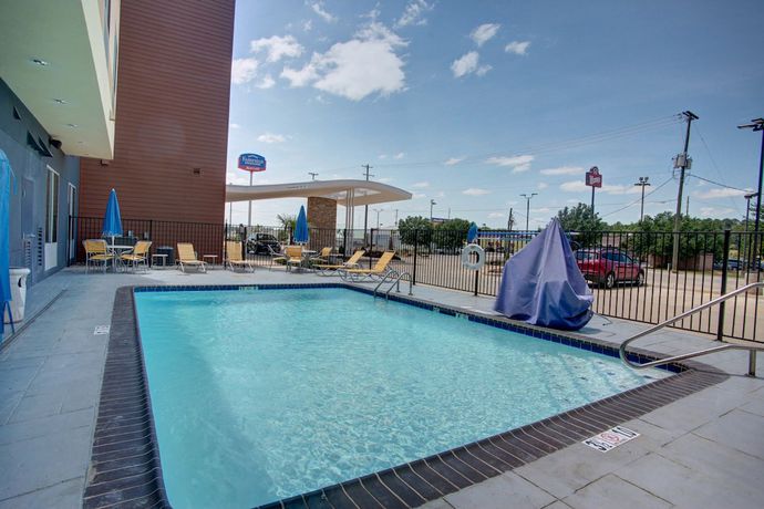 Imagen de la piscina del Hotel Fairfield Inn and Suites Natchitoches. Foto 20