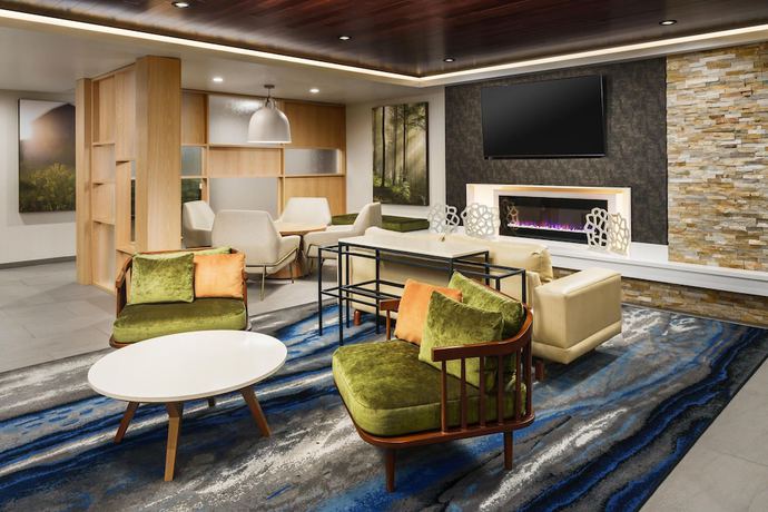 Imagen de los interiores del Hotel Fairfield Inn and Suites Oakhurst Yosemite. Foto 19