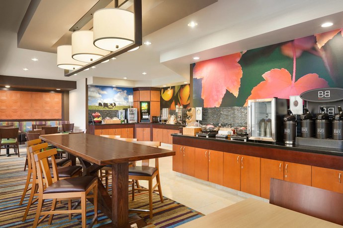 Imagen del bar/restaurante del Hotel Fairfield Inn and Suites Omaha East/council Bluffs, Ia. Foto 3