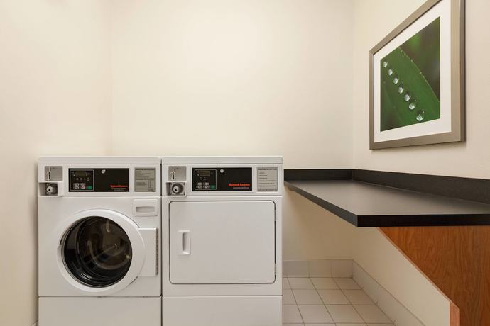 Imagen de los interiores del Hotel Fairfield Inn and Suites Omaha East/council Bluffs, Ia. Foto 18
