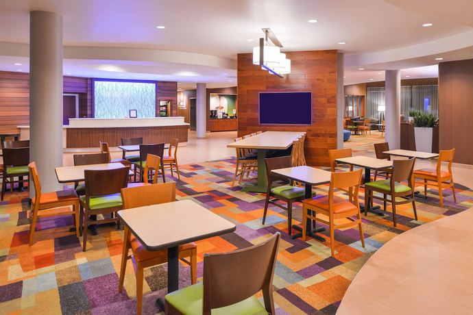 Imagen del bar/restaurante del Hotel Fairfield Inn and Suites Orlando Ocoee. Foto 4