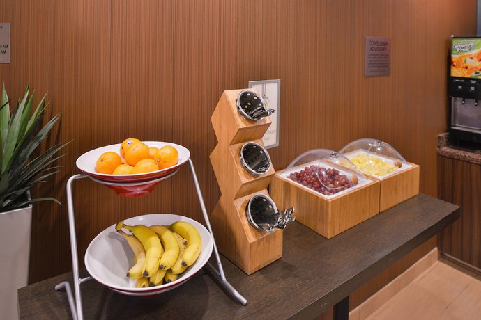 Imagen del bar/restaurante del Hotel Fairfield Inn and Suites Orlando Ocoee. Foto 5