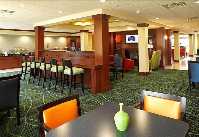 Imagen de los interiores del Hotel Fairfield Inn and Suites Peoria East. Foto 14