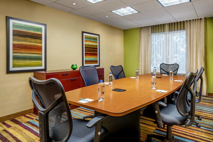 Imagen de los interiores del Hotel Fairfield Inn and Suites Peoria East. Foto 15
