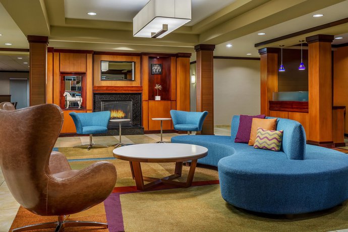 Imagen de los interiores del Hotel Fairfield Inn and Suites Peoria East. Foto 16