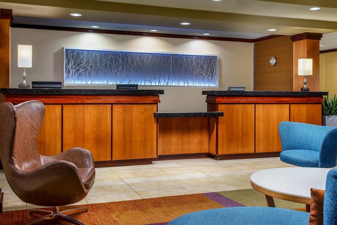 Imagen de los interiores del Hotel Fairfield Inn and Suites Peoria East. Foto 17