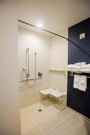Imagen de la habitación del Hotel Fairfield Inn and Suites Philadelphia Broomall/newtown Square. Foto 3