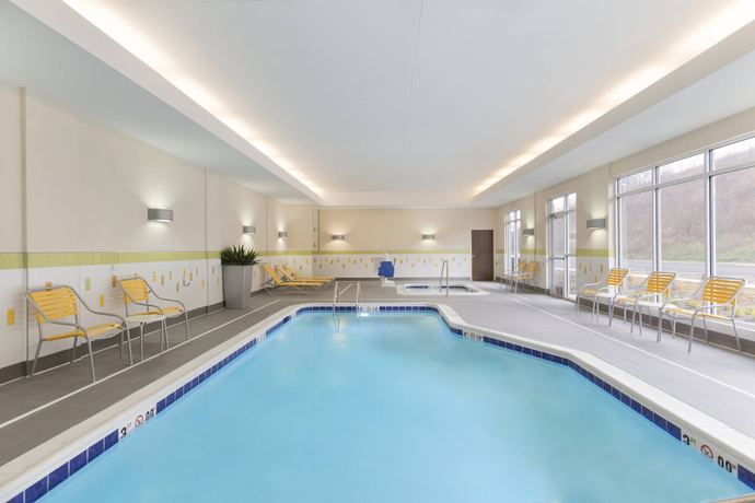 Imagen de los interiores del Hotel Fairfield Inn and Suites Pittsburgh Airport/robinson Township. Foto 17