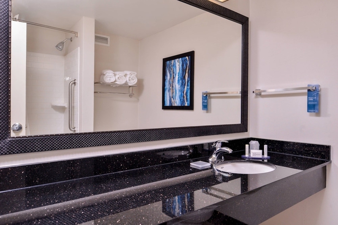 Imagen de la habitación del Hotel Fairfield Inn and Suites Raleigh Durham Airport/ Brier Creek. Foto 14