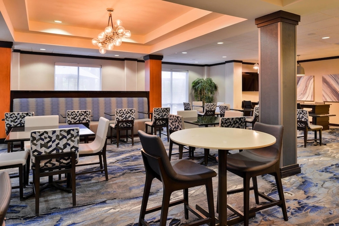 Imagen del bar/restaurante del Hotel Fairfield Inn and Suites Raleigh Durham Airport/ Brier Creek. Foto 5