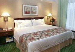 Imagen de la habitación del Hotel Fairfield Inn and Suites Raleigh-Durham Airport/RTP. Foto 14