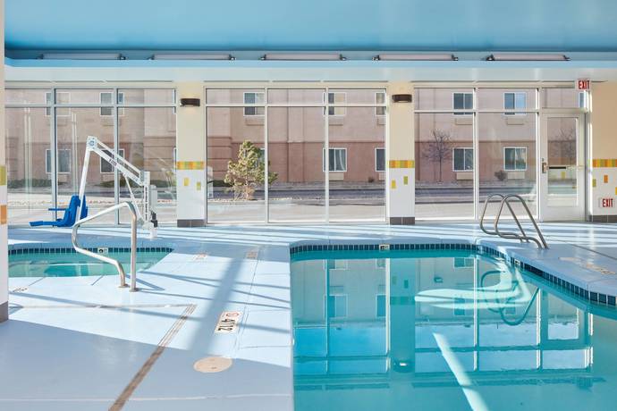 Imagen de la piscina del Hotel Fairfield Inn and Suites Rawlins. Foto 13