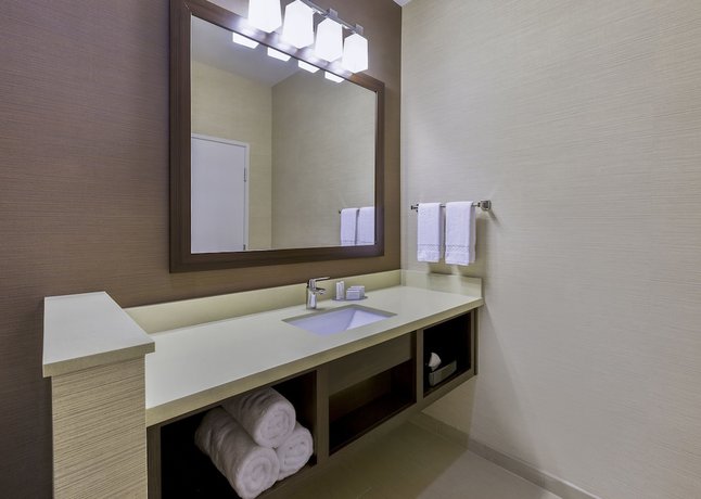 Imagen de la habitación del Hotel Fairfield Inn and Suites Riverside Corona/Norco. Foto 9