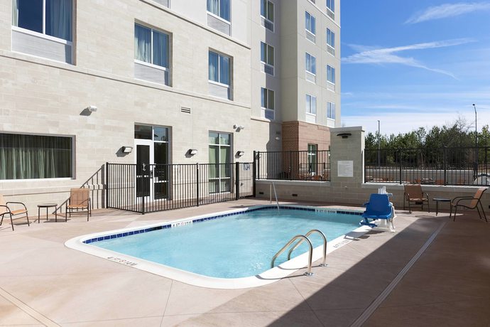 Imagen de la piscina del Hotel Fairfield Inn and Suites Rock Hill. Foto 12