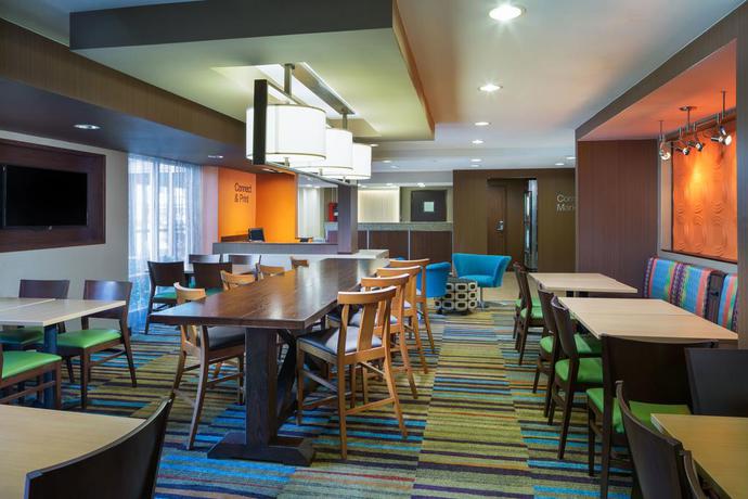 Imagen de los interiores del Hotel Fairfield Inn and Suites San Antonio Airport/north Star Mall. Foto 7