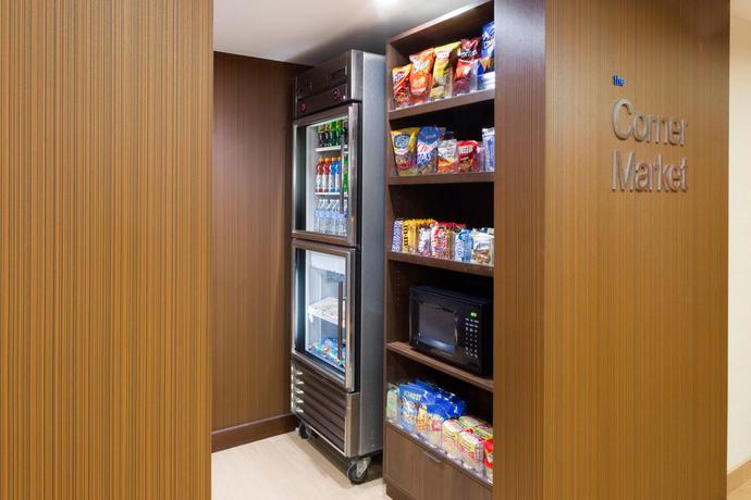 Imagen de los interiores del Hotel Fairfield Inn and Suites San Antonio Airport/north Star Mall. Foto 8