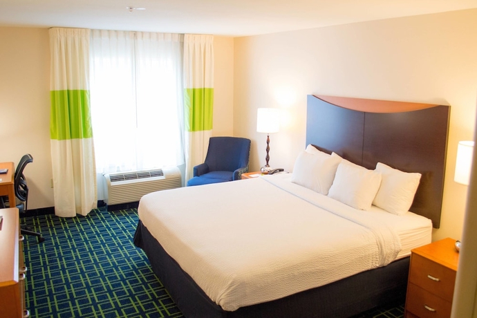 Imagen de la habitación del Hotel Fairfield Inn and Suites San Antonio North - Stone Oak. Foto 6
