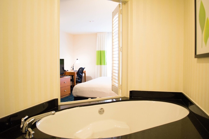 Imagen de la habitación del Hotel Fairfield Inn and Suites San Antonio North - Stone Oak. Foto 9