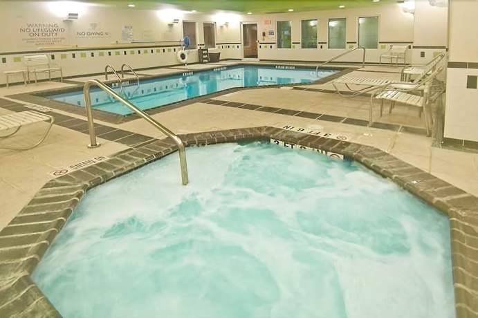 Imagen de la piscina del Hotel Fairfield Inn and Suites San Antonio North - Stone Oak. Foto 14