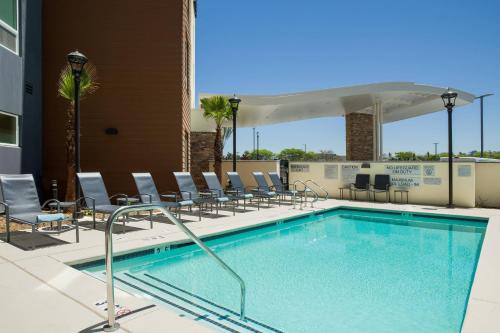 Imagen de la piscina del Hotel Fairfield Inn and Suites San Diego North/San Marcos. Foto 18