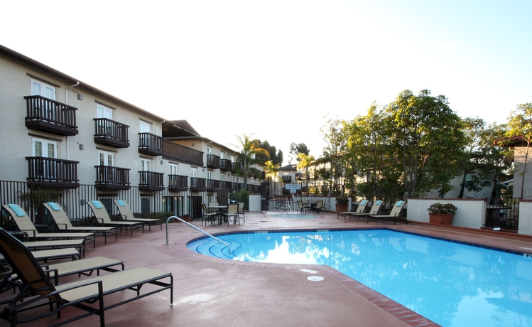 Imagen de la piscina del Hotel Fairfield Inn and Suites San Diego Old Town. Foto 17