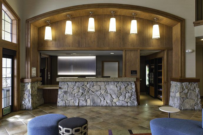 Imagen de los interiores del Hotel Fairfield Inn and Suites Santa Rosa Sebastopol. Foto 11