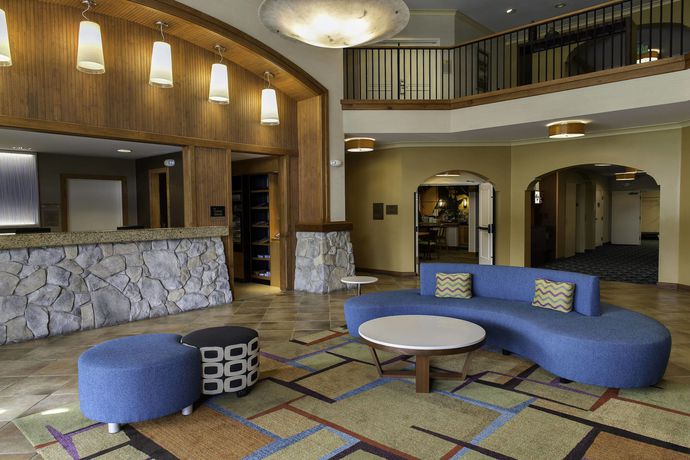 Imagen de los interiores del Hotel Fairfield Inn and Suites Santa Rosa Sebastopol. Foto 12