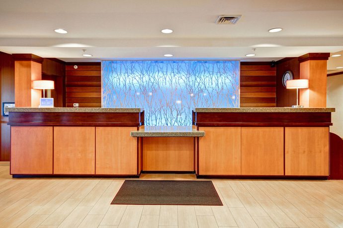 Imagen de los interiores del Hotel Fairfield Inn and Suites Saratoga Malta. Foto 9