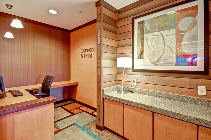 Imagen de los interiores del Hotel Fairfield Inn and Suites Saratoga Malta. Foto 12
