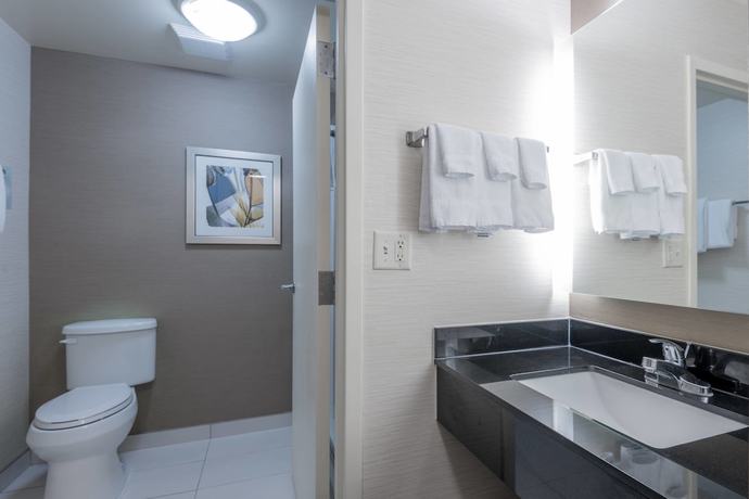 Imagen de la habitación del Hotel Fairfield Inn and Suites Savannah I-95 South. Foto 7