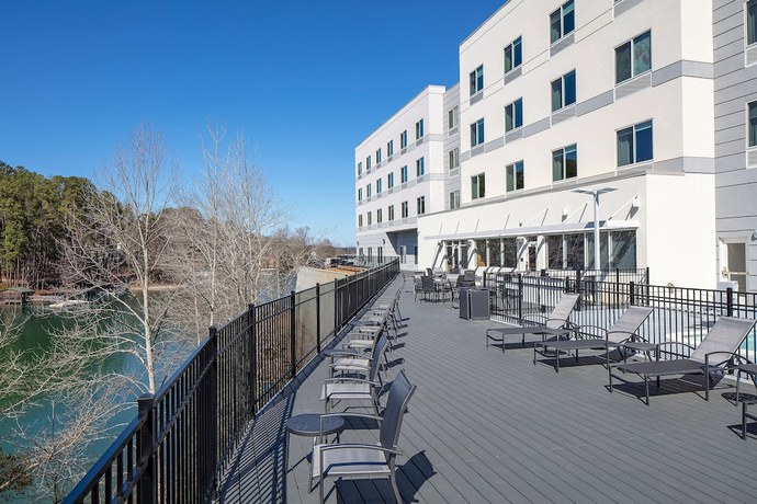 Imagen de la piscina del Hotel Fairfield Inn and Suites Seneca Clemson Univ Area. Foto 20