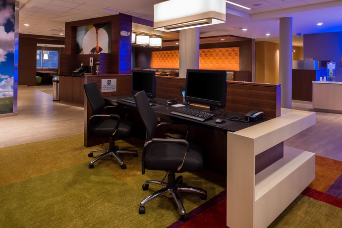 Imagen de los interiores del Hotel Fairfield Inn and Suites St Louis Westport. Foto 16