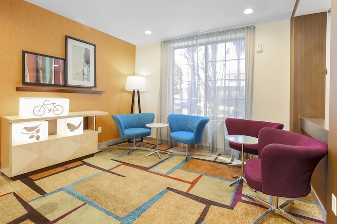 Imagen de los interiores del Hotel Fairfield Inn and Suites Temecula. Foto 16