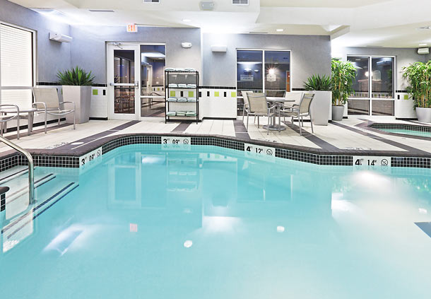 Imagen de la piscina del Hotel Fairfield Inn and Suites Tulsa South Medical District. Foto 9