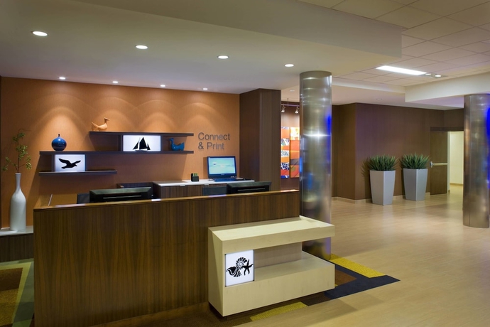 Imagen de los interiores del Hotel Fairfield Inn and Suites Tustin Orange County. Foto 12